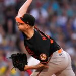 Los Orioles detienen la racha de 15 victorias consecutivas de los Red Sox, con una victoria de 5-1 para dividir la doble jornada.