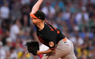 Los Orioles detienen la racha de 15 victorias consecutivas de los Red Sox, con una victoria de 5-1 para dividir la doble jornada.
