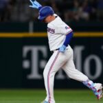 Joc Pederson pega los 2 primeros de 4 jonrones de Rangers en triunfo 7-3 ante Mariners