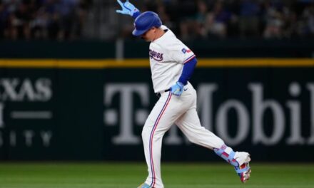Joc Pederson pega los 2 primeros de 4 jonrones de Rangers en triunfo 7-3 ante Mariners