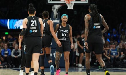 Oliva Miles y Courtney Williams se combinan para anotar 55 puntos, Lynx se impone a Fever 108-100.