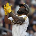 El grand slam de Luke Rengifo ante su exequipo ayuda a los Padres a vencer 11-2 a los Brewers.