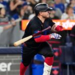 Kirk pega jonrón y Azulejos vencen a Yankees