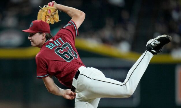 Bratt poncha a 9 bateadores, ayudando a los Diamondbacks a aplastar a los Padres por 10-4.
