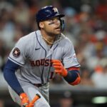Cam Smith conecta dos jonrones y los Astros vencen 6-3 a los Padres y al recién llegado Robbie Ray.