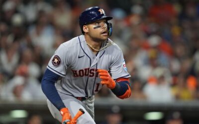 Cam Smith conecta dos jonrones y los Astros vencen 6-3 a los Padres y al recién llegado Robbie Ray.