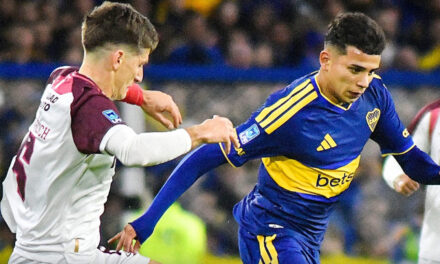 Boca Juniors derrota a Lanús en la liga argentina con gol en la última jugada