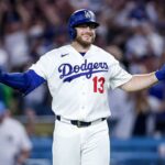 El sencillo de Max Muncy en la décima entrada lleva a los Dodgers a vencer a los Royals por 5-4.