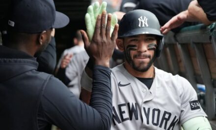 Caballero pega jonrón, Cole lanza hasta la 6ta y Yankees vencen 2-1 a los Cubs