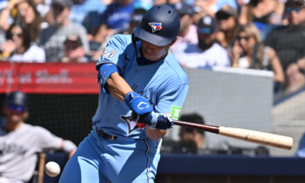 Doble decisivo de McAdoo en el 7º lleva a Azulejos a victoria de 4-1 sobre Yankees