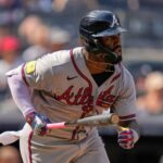 Michael Harris II conecta un sencillo que rompe el empate en la décima entrada y los Braves superan a los Yankees por 2-1.