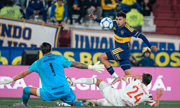 Boca derrota a Estudiantes para conseguir su 1ra victoria en liga