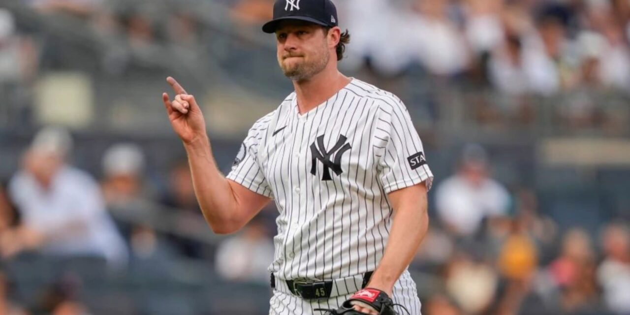 Cole supera a Sale en duelo de ganadores del Cy Young y Yankees vencen a Bravos por 5-4