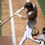 El jonrón de dos carreras de Merrill ayuda a los Padres a vencer a los Giants 5-4.