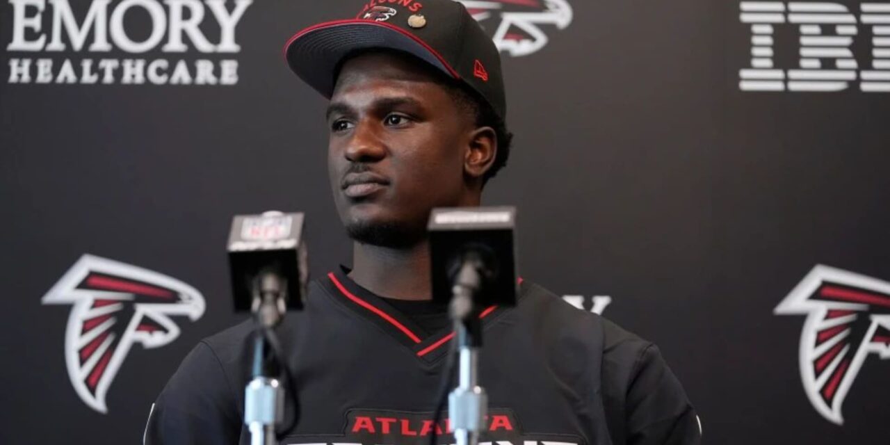 NFL suspende 8 partidos a James Pearce Jr. de Falcons