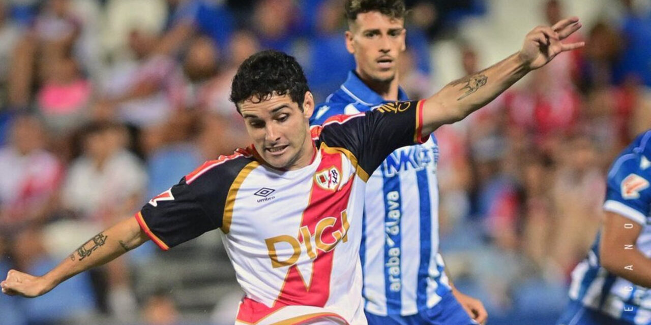 Alavés aprovechó regalo y empató con Rayo Vallecano