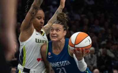 La escolta de las Lynx, Kayla McBride, establece el récord de la WNBA de más triples anotados en un solo partido al encestar 10 contra las Wings.