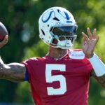 Richardson se conforma con los Colts y lucha por ser quarterback suplente
