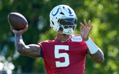 Richardson se conforma con los Colts y lucha por ser quarterback suplente