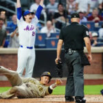 Benge y Ewing ponen out a los Padres en el plato y los Mets ganan 2-1