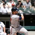 Holmes lleva juego sin hits hasta la 7 y Riley impulsa en triunfo de Bravos 2-0 ante Medias Blancas