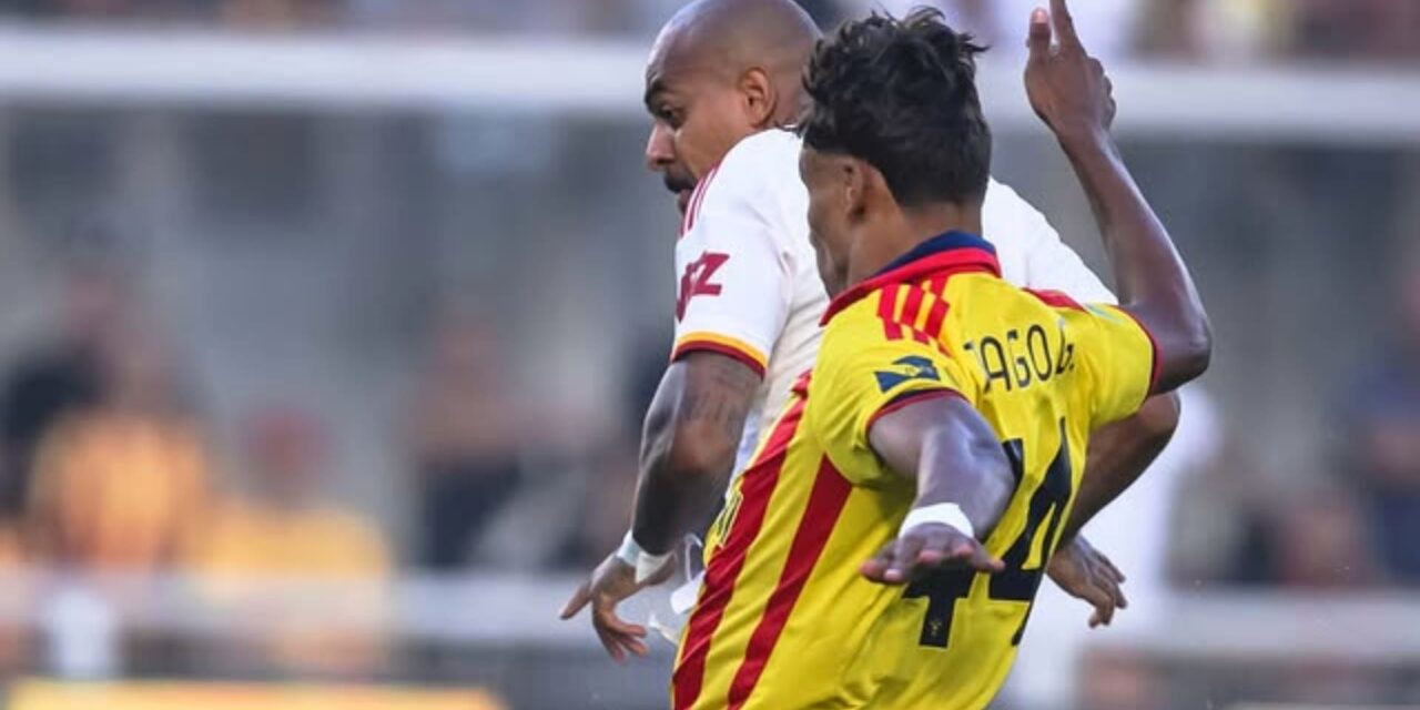 Malen sigue marcando para Roma en triunfo ante Lecce
