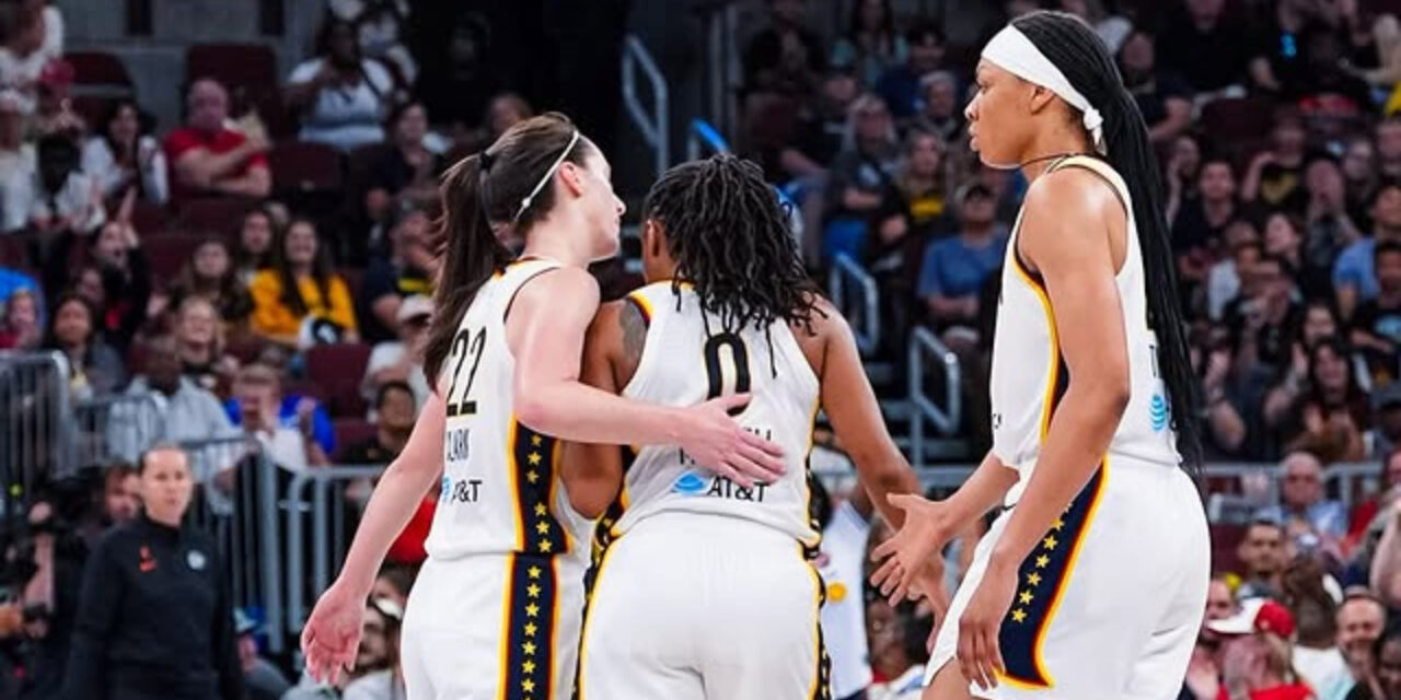 Mitchell anota 27 puntos y establece un récord de la, Clark suma 26 y las Fever vencen a las Sky 90-86.