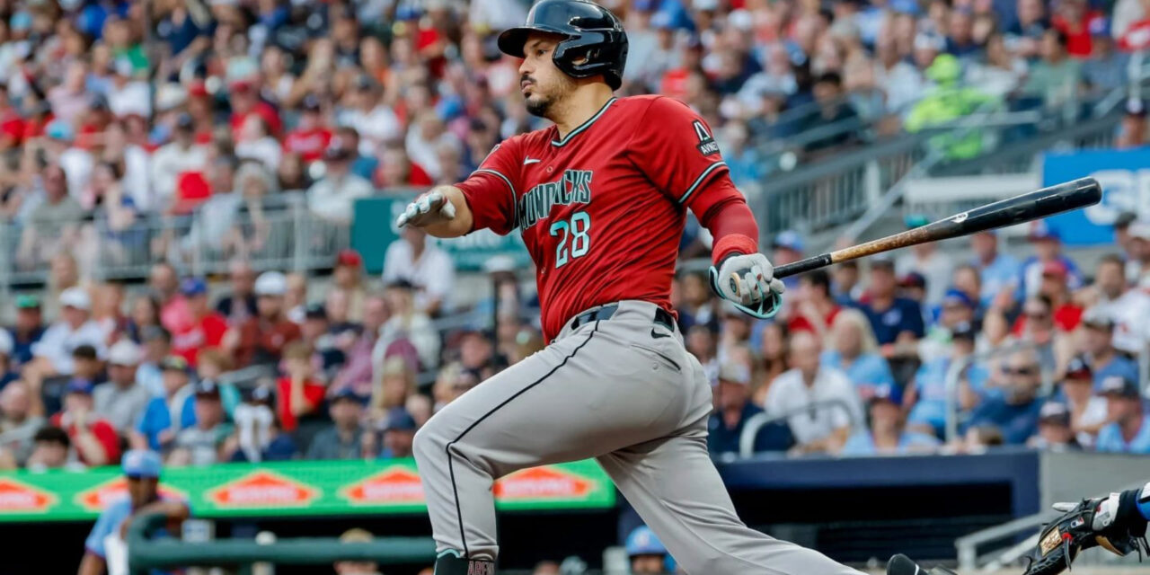 Nolan Arenado conecta dos jonrones y remolca cuatro carreras en la paliza de los Diamondbacks a los Braves por 10-3.