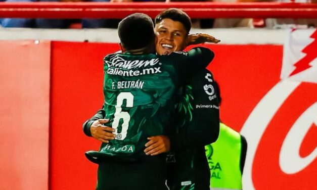 León vence a Necaxa 