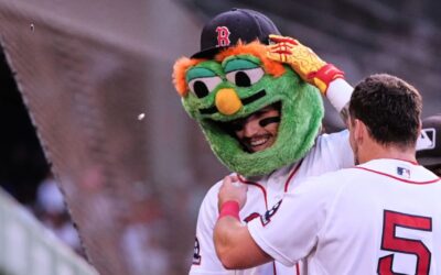 Durbin conecta un grand slam y Abreu dos jonrones, mientras los Red Sox, en racha ganadora, aplastan a los White Sox 14-2.