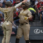 Los Padres remontan una desventaja de tres carreras para vencer a los Guardians 7-5 y lograr su sexta victoria consecutiva.