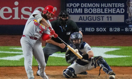 Burleson pega 3 jonrones y los Cardenales vencen 13-7 a los Yankees tras perder ventaja de 6