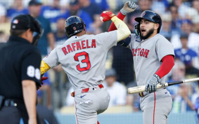 Rafaela conecta dos jonrones y los Red Sox superan a Yamamoto y los Dodgers por 3-2.