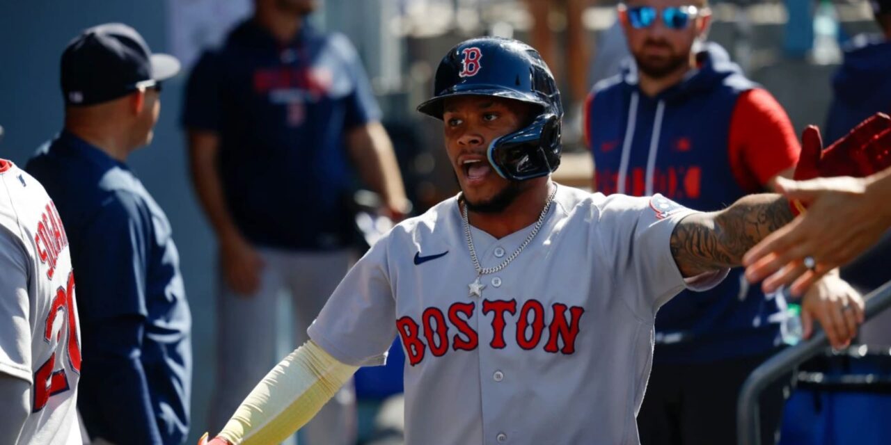Rafaela pega jonrón por tercer juego seguido y Medias Rojas barren a los Dodgers