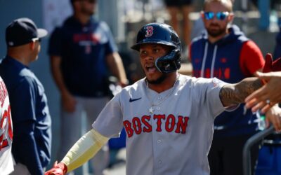 Rafaela pega jonrón por tercer juego seguido y Medias Rojas barren a los Dodgers