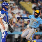 Cerveceros castigan a Edwin Díaz y anotan 3 en la 9na para vencer 5-4 a Dodgers