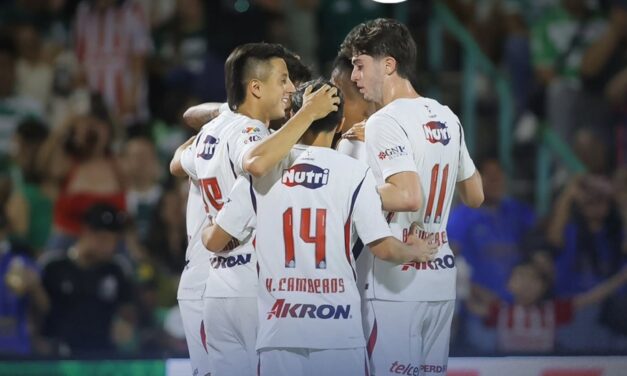 Chivas consigue triunfo de visita ante Santos