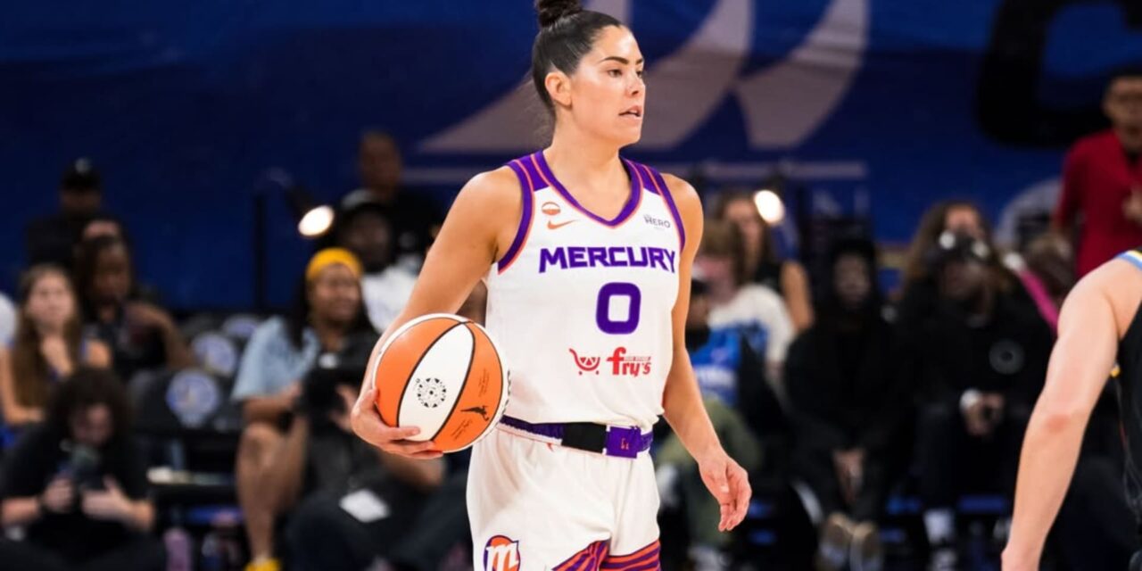 Kahleah Copper anotó 31 puntos y Kelsey Plum sumó 20 en su debut con Phoenix para ayudar a Mercury a vencer a Sky 106-101.