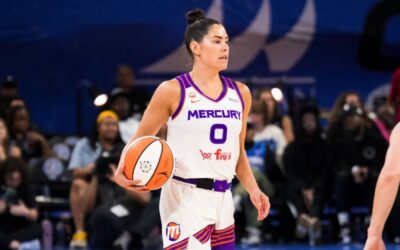 Kahleah Copper anotó 31 puntos y Kelsey Plum sumó 20 en su debut con Phoenix para ayudar a Mercury a vencer a Sky 106-101.