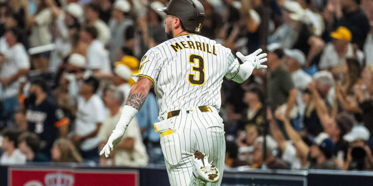 El jonrón de dos carreras de Merrill y el salvamento de Miller guían a los Padres a una victoria de 3-2 sobre los Brewers.