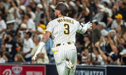 El jonrón de dos carreras de Merrill y el salvamento de Miller guían a los Padres a una victoria de 3-2 sobre los Brewers.