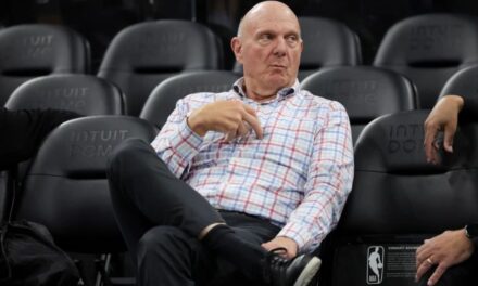 Steve Ballmer cede ante castigo de la NBA y se disculpa. Clippers aceptan multa de 30 millones