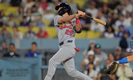 Thomas Saggese pega 2 jonrones y Cardenales totalizan 5 para derrotar 13-8 a Dodgers