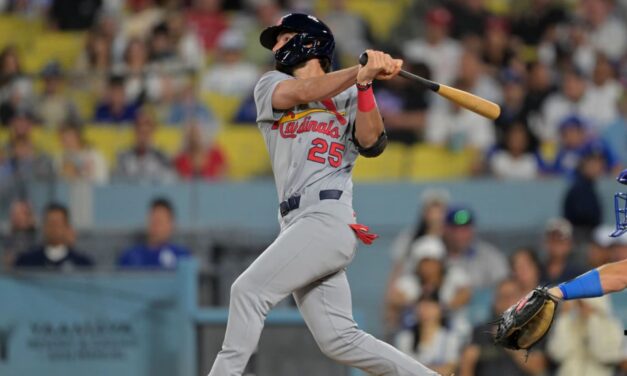 Thomas Saggese pega 2 jonrones y Cardenales totalizan 5 para derrotar 13-8 a Dodgers