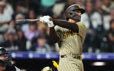 Ethan Salas se convierte en el receptor más joven en conectar más de un jonrón en un partido, en la victoria de los Padres por 9-3 sobre los Rockies.