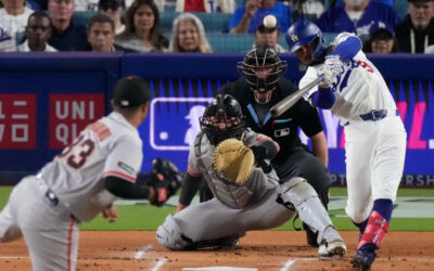 Mookie Betts conecta dos jonrones y los Dodgers pegan cuatro en la octava entrada en la victoria de 8-2 sobre los Giants.