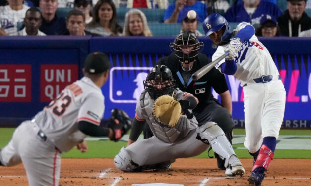 Mookie Betts conecta dos jonrones y los Dodgers pegan cuatro en la octava entrada en la victoria de 8-2 sobre los Giants.