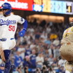 Los Dodgers anotan cinco carreras con dos outs ante el abridor de los Padres, Michael King, en una victoria por 7-0.