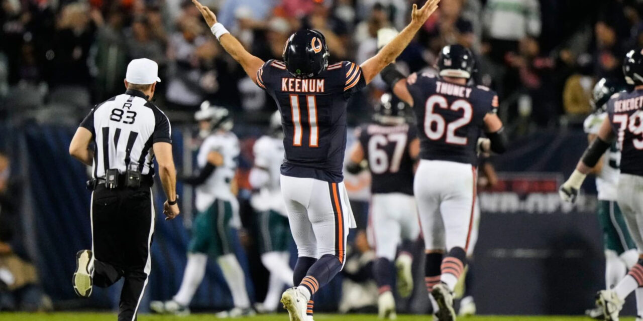 Case Keenum guía a Chicago a victoria de los Bears sobre los Eagles por 27-7.