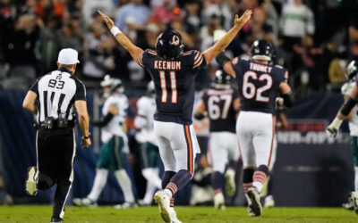 Case Keenum guía a Chicago a victoria de los Bears sobre los Eagles por 27-7.